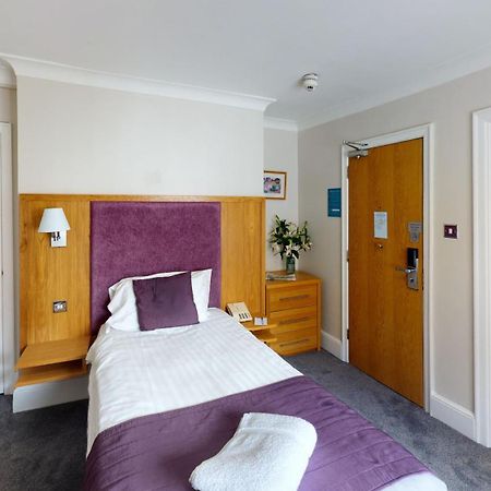 The Chequers Hotel Newbury  Zewnętrze zdjęcie
