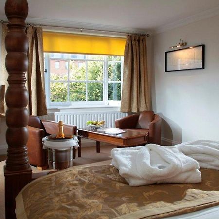 The Chequers Hotel Newbury  Zewnętrze zdjęcie