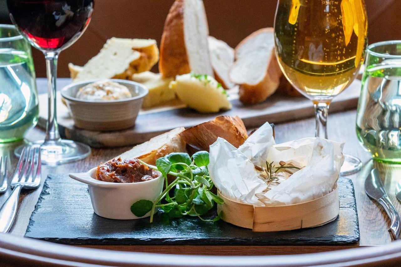 The Chequers Hotel Newbury  Zewnętrze zdjęcie