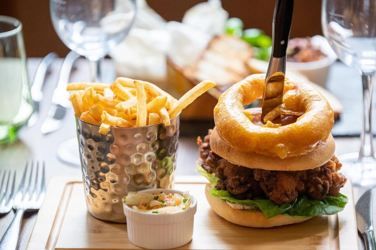 The Chequers Hotel Newbury  Zewnętrze zdjęcie