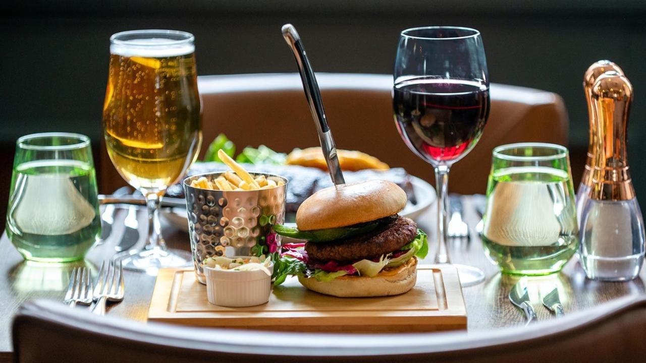 The Chequers Hotel Newbury  Zewnętrze zdjęcie