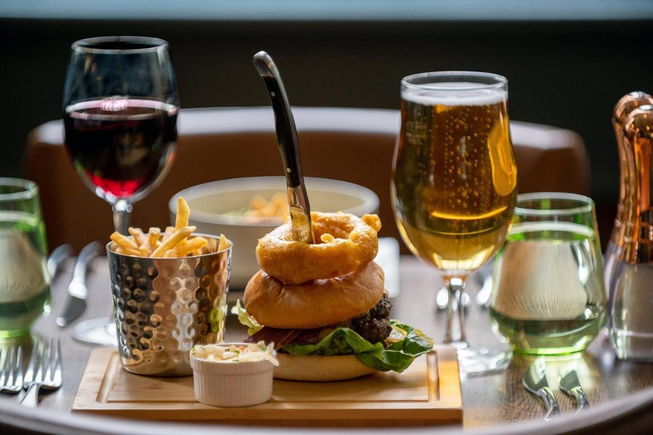 The Chequers Hotel Newbury  Zewnętrze zdjęcie