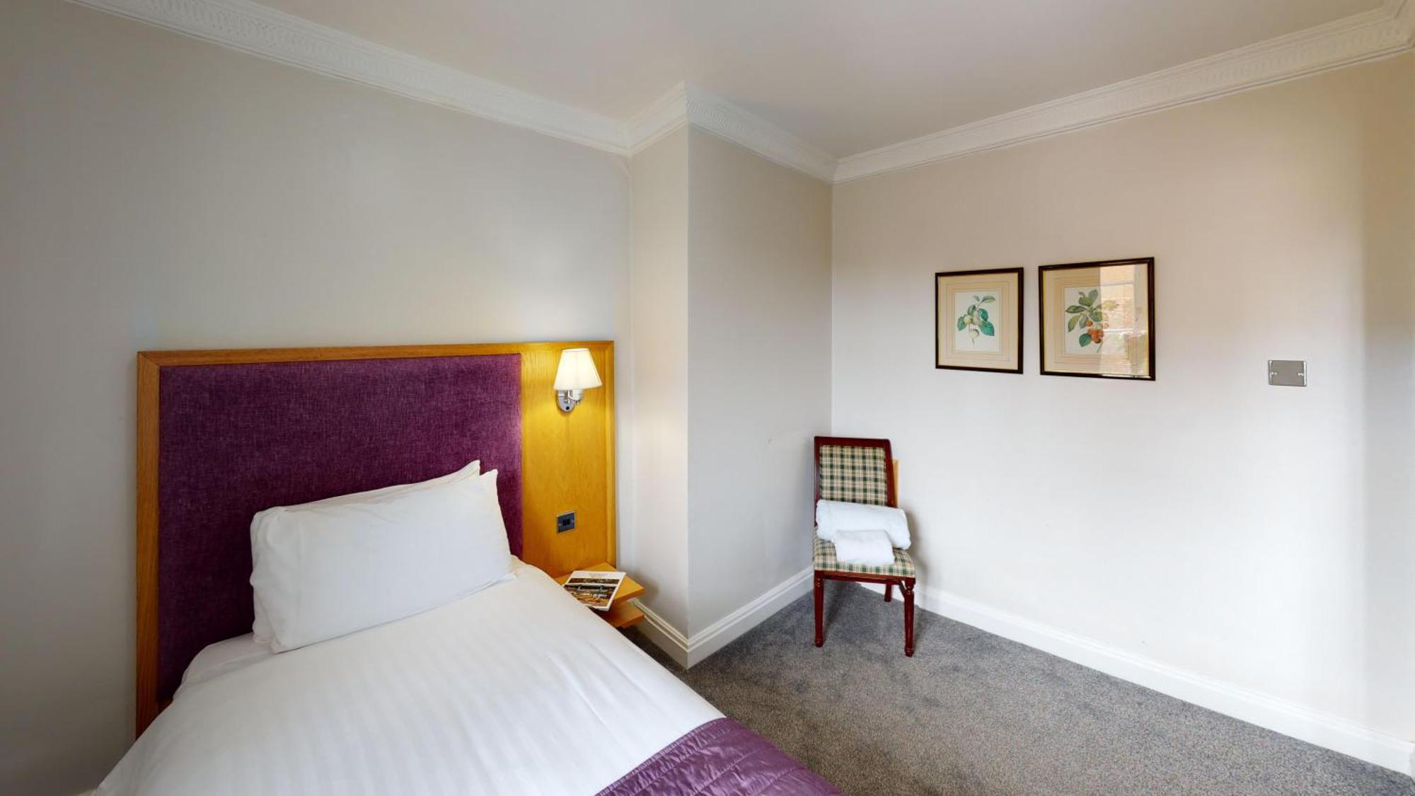 The Chequers Hotel Newbury  Zewnętrze zdjęcie