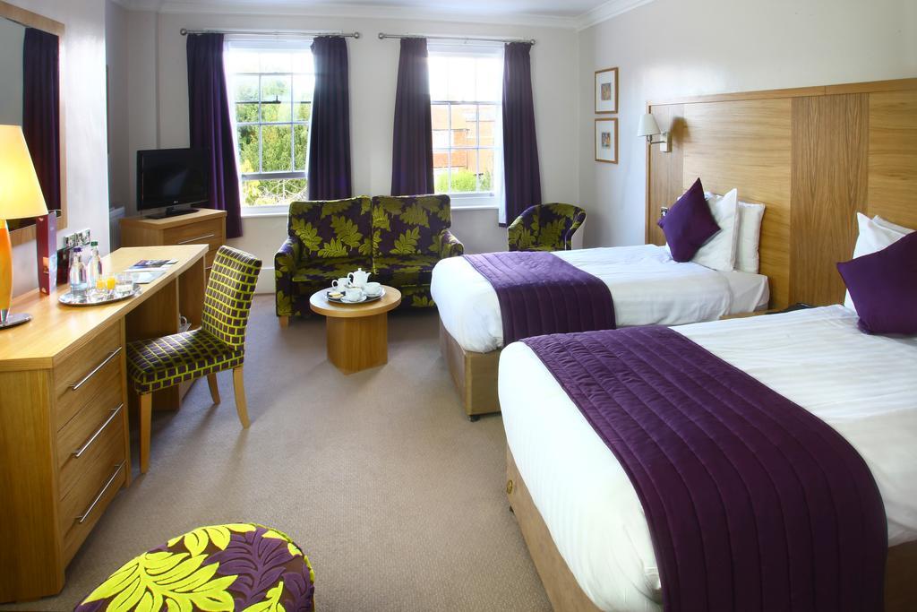 The Chequers Hotel Newbury  Zewnętrze zdjęcie