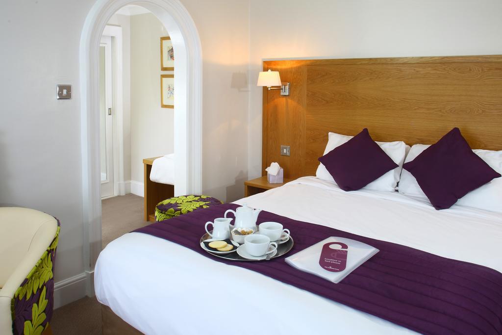 The Chequers Hotel Newbury  Zewnętrze zdjęcie