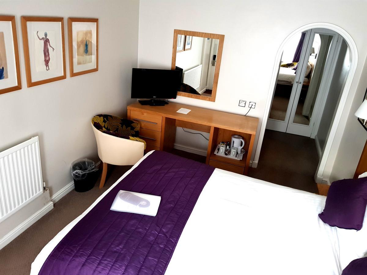 The Chequers Hotel Newbury  Zewnętrze zdjęcie