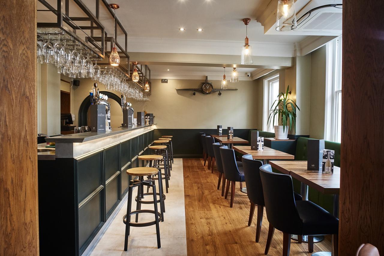 The Chequers Hotel Newbury  Zewnętrze zdjęcie