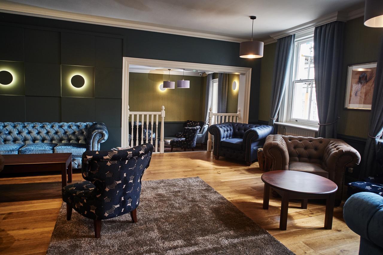 The Chequers Hotel Newbury  Zewnętrze zdjęcie
